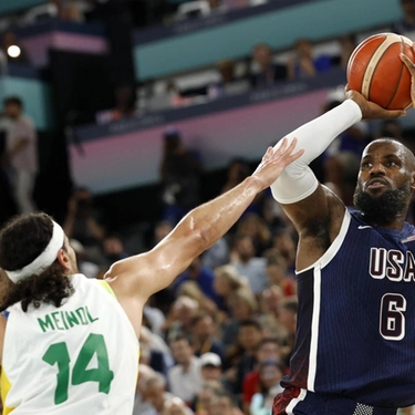 Parigi: Brasile travolto, Dream Team Usa in semifinale