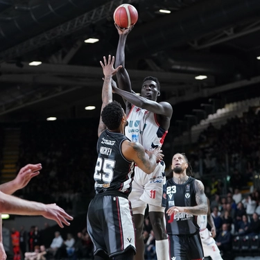 Basket, Unahotels Napoli 88 a 74: Reggio vince d'autorità e conquista i playoff