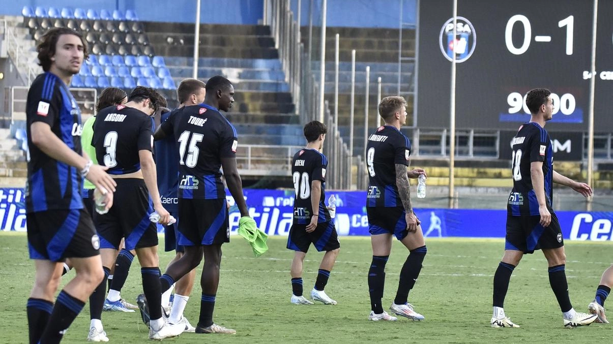 Tutta la delusione dei nerazzurri al termine del match (foto Cappello per Valtriani)