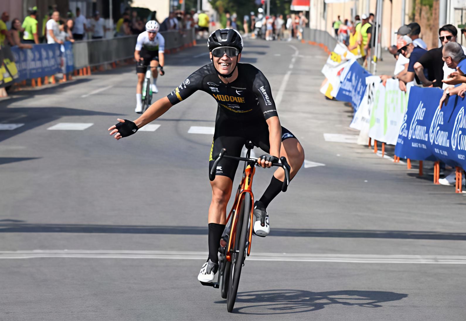 Matteo Regnanti trionfa al Gran Premio Città di Empoli per il Team Hopplà Matteo Regnanti trionfa al Gran Premio Città di Empoli per il Team Hopplà