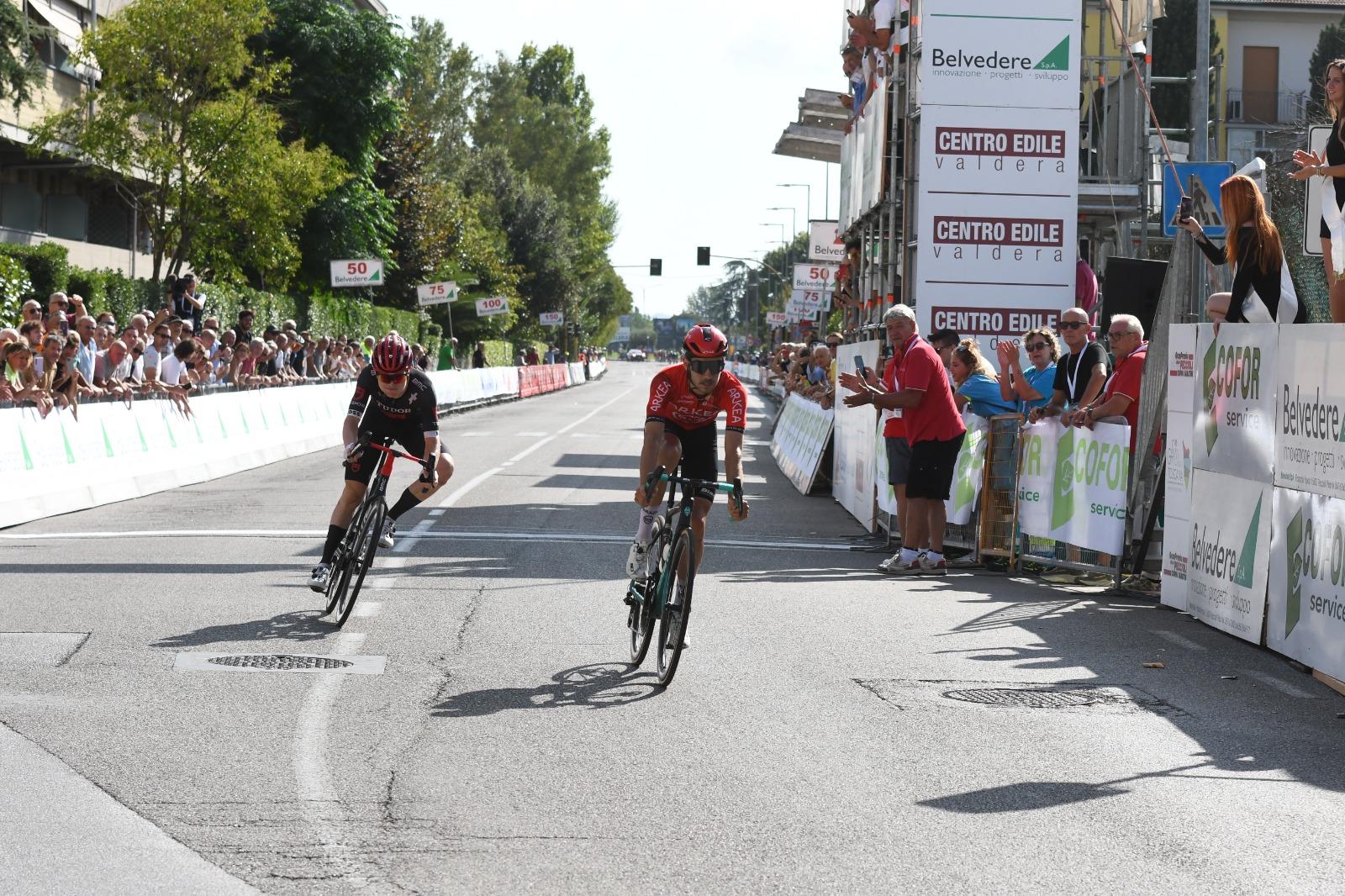 Ciclismo: al francese Champoussin il Giro della Toscana