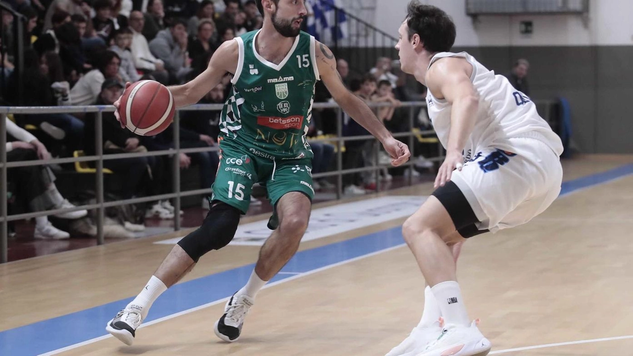 La Mens Sana subisce la terza sconfitta consecutiva contro Quarrata, con una prestazione deludente e un momento difficile sia fisico che mentale. La partita si conclude con un netto 88-68 a favore di Quarrata.