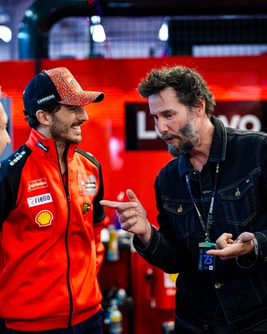 Motomondiale, Keanu Reeves ai box delle Ducati al Sachsenring