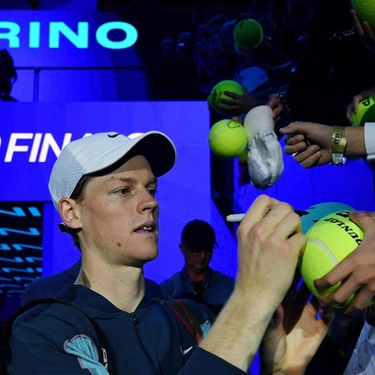 Sinner, che debutto da maestro. Jannik vince il derby dei gentleman. De Minaur ko, domani tocca a Fritz