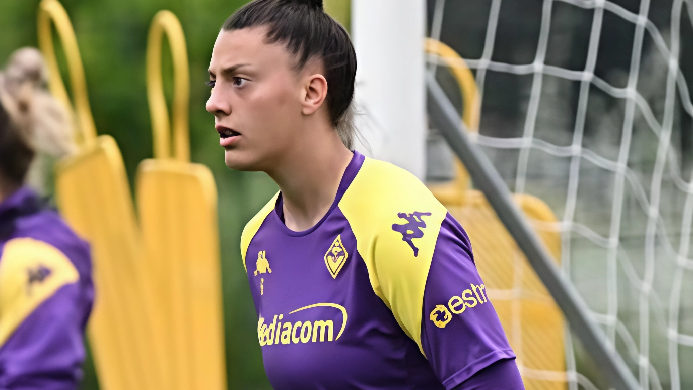 Il mercato dell'Arezzo femminile si arricchisce con l'arrivo della portiere Viola Bartalini dalla Fiorentina. Classe 2005, ha esperienza in Nazionale e sostituirà la bandiera Paganini.