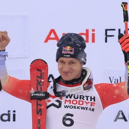 Gigante Val d’Isere, Odermatt brucia Feurstein. Sesto De Aliprandini