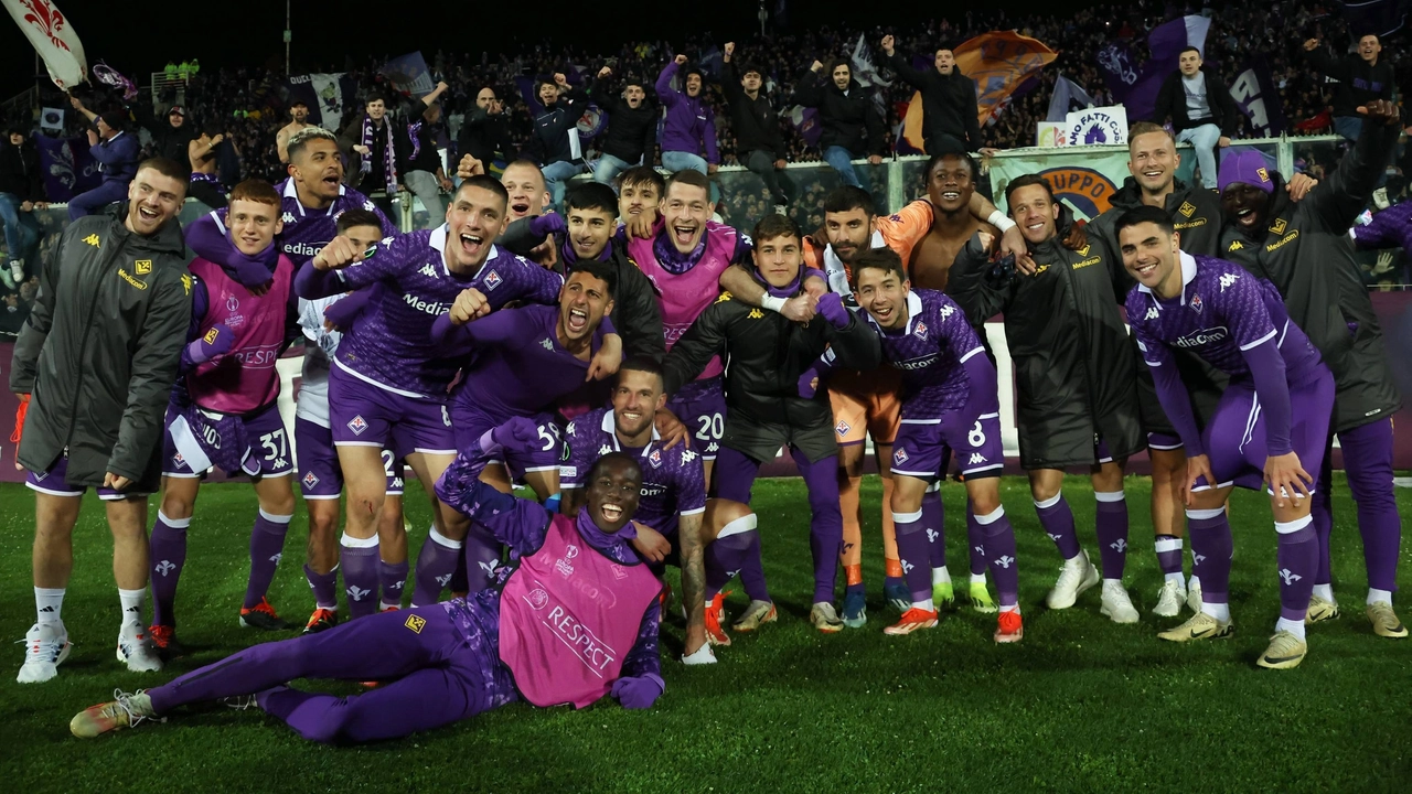 La squadra esulta sotto la Fiesole (Foto Germogli)