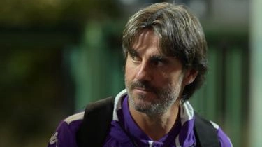 Raffaele Palladino squalificato e multato per comportamento irrispettoso durante Fiorentina-Milan. Il suo vice, Stefano Citterio, guiderà la squadra contro il Lecce. Ale. La.