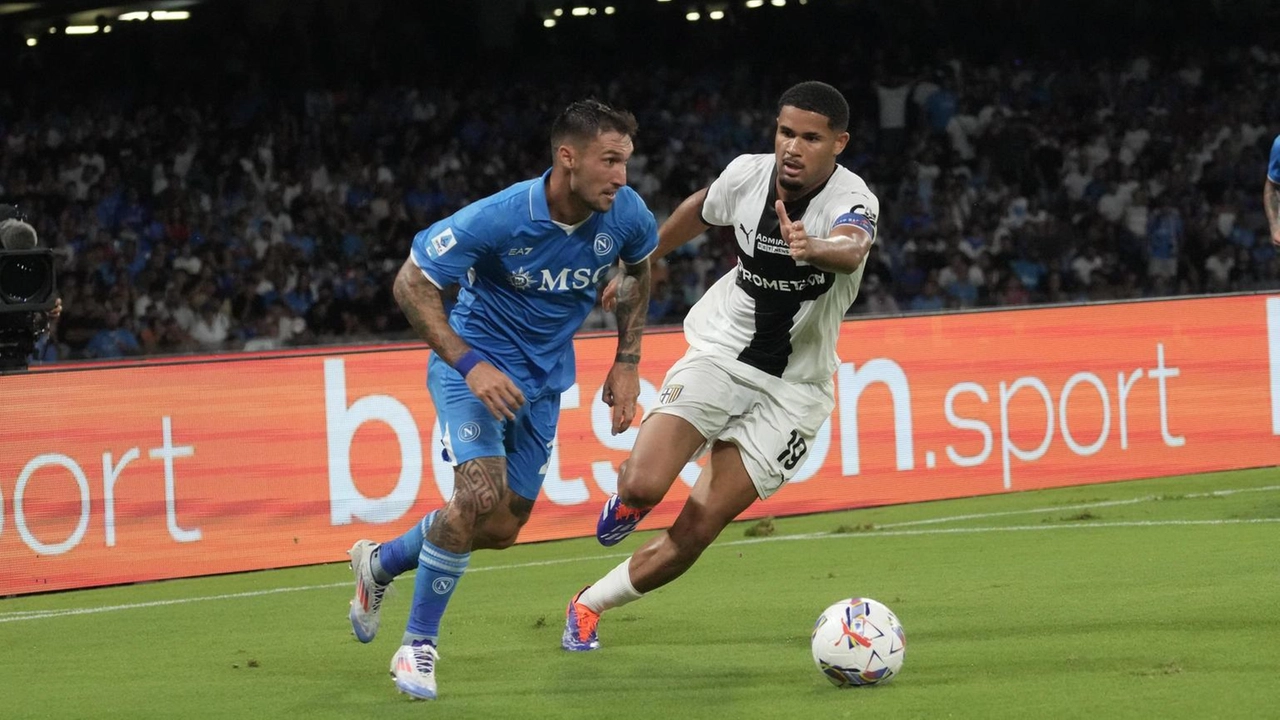 Bene Neres, McTominay e Gilmour completano il centrocampo Bene Neres, McTominay e Gilmour completano il centrocampo