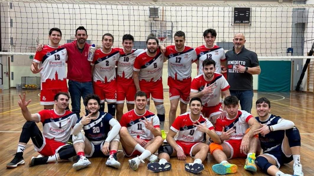 https://sport.quotidiano.net/image-service/view/acePublic/alias/contentid/ODYzOTQwYjYtYzEyOS00/0/benedetto-cento-vince-il-derby-con-la-niagara-san-pio-x-regola-in-quattro-set-cesenatico.jpeg?f=16:9&w=1200&h=630