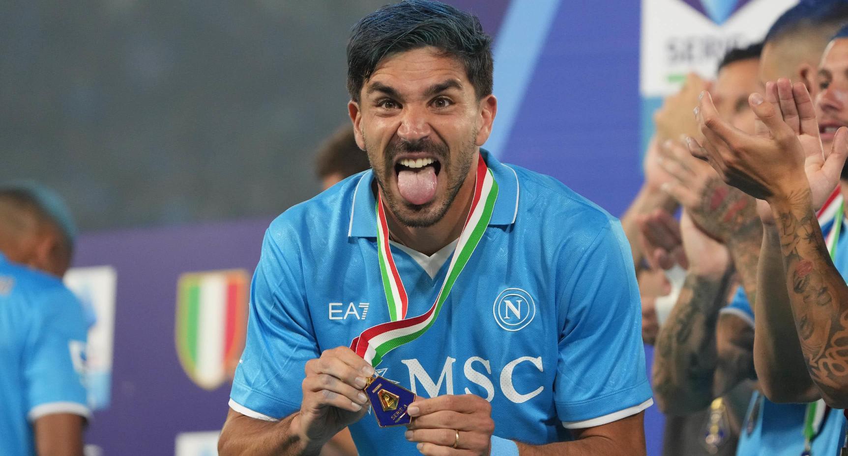https://sport.quotidiano.net/image-service/view/acePublic/alias/contentid/ODcyM2VjMTItYzkyMS00/0/giuseppe-corrado-vira-dritto-su-simeone-il-cholito-e-piu-di-un-sogno-di-mezza-estate.jpeg