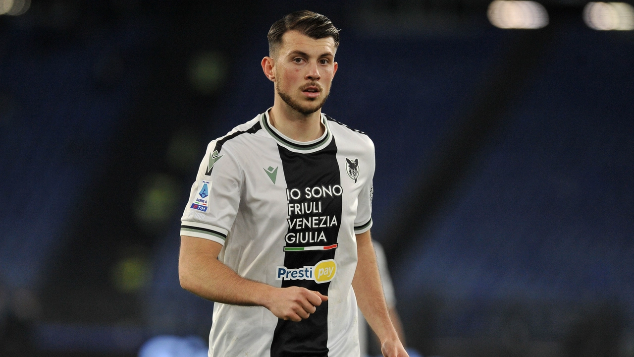 Lazar Samardzic, nel mirino dell'Atalanta, con la maglia dell'Udinese