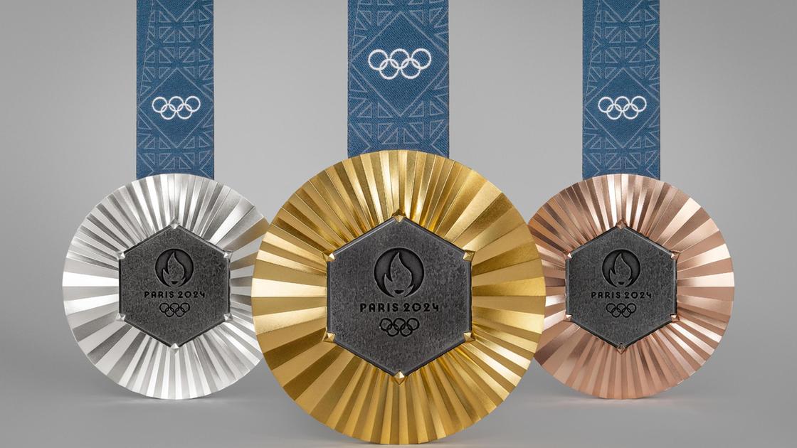 The medals of the Paris 2024 Olympics guide and design Quotidiano