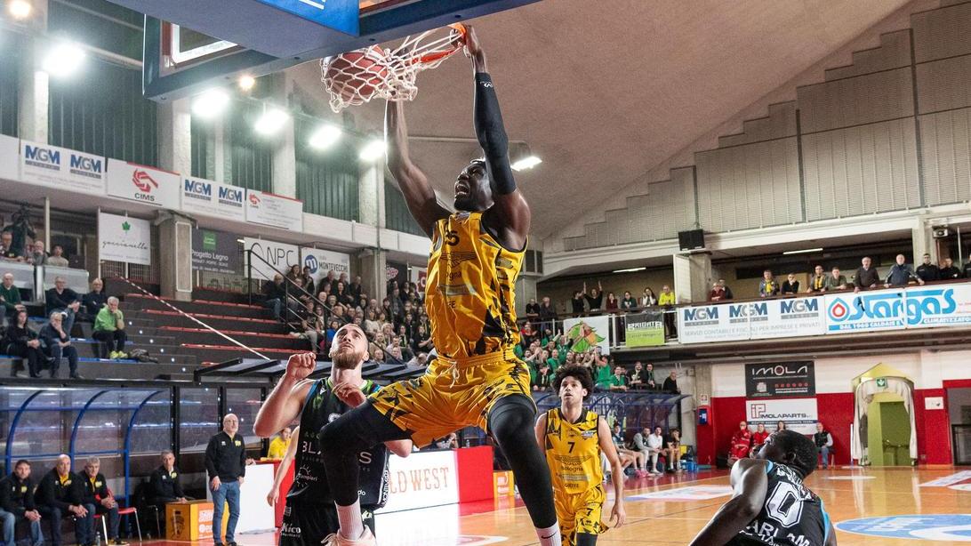 Basket B Nazionale: dopo due supplementari i ragazzi di Galetti devono arrendersi. Maratona Virtus: a vincere è Faenza