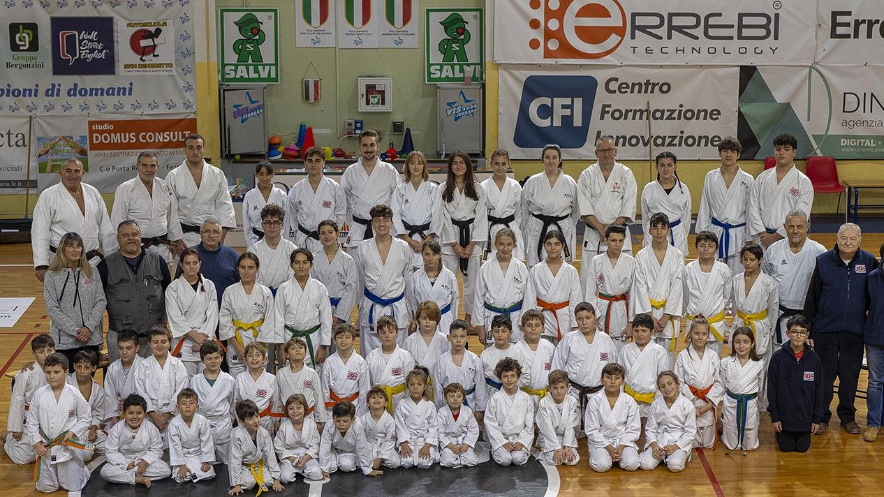 Serata ricca di emozioni, al PalaCaneparo, per gli allievi e le famiglie del Furinkazan karate, dei maestri Gabriele e Federica...