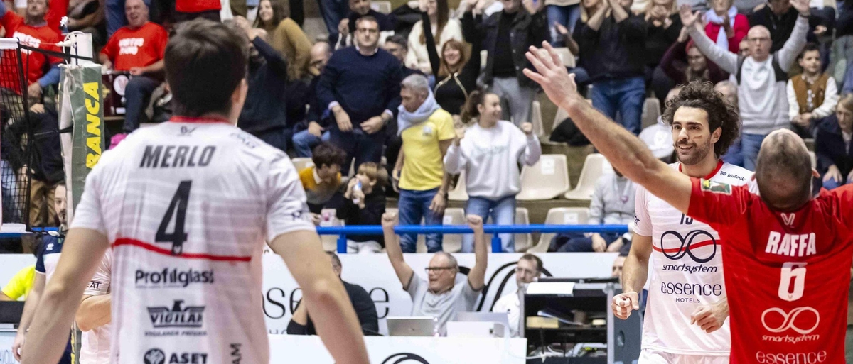 Volley A2 maschile, il centrale della Smartsystem Essence Hotels Fano ha avuto percentuali d’attacco altissime contro Palmi. Mengozzi promuove la Virtus: 