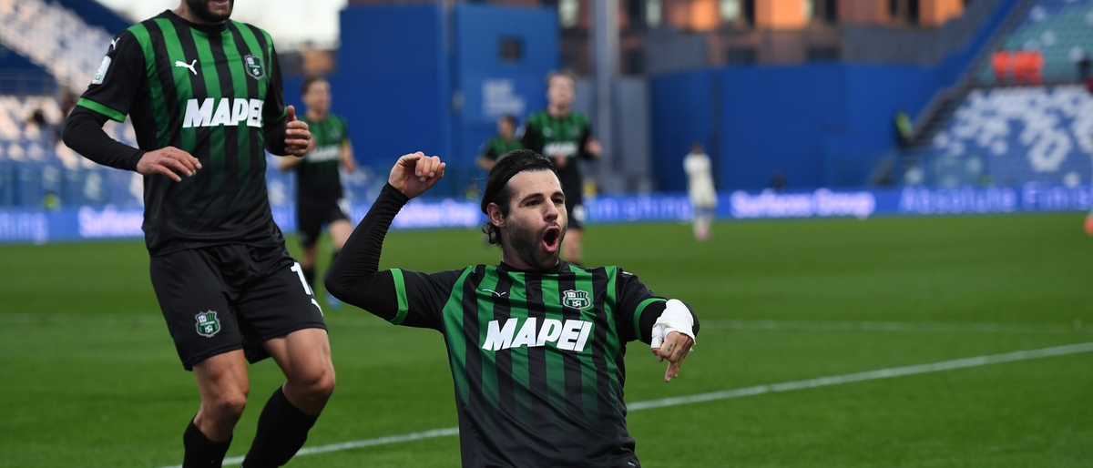 Sassuolo Salernitana 4-0, i neroverdi agganciano la vetta della classifica