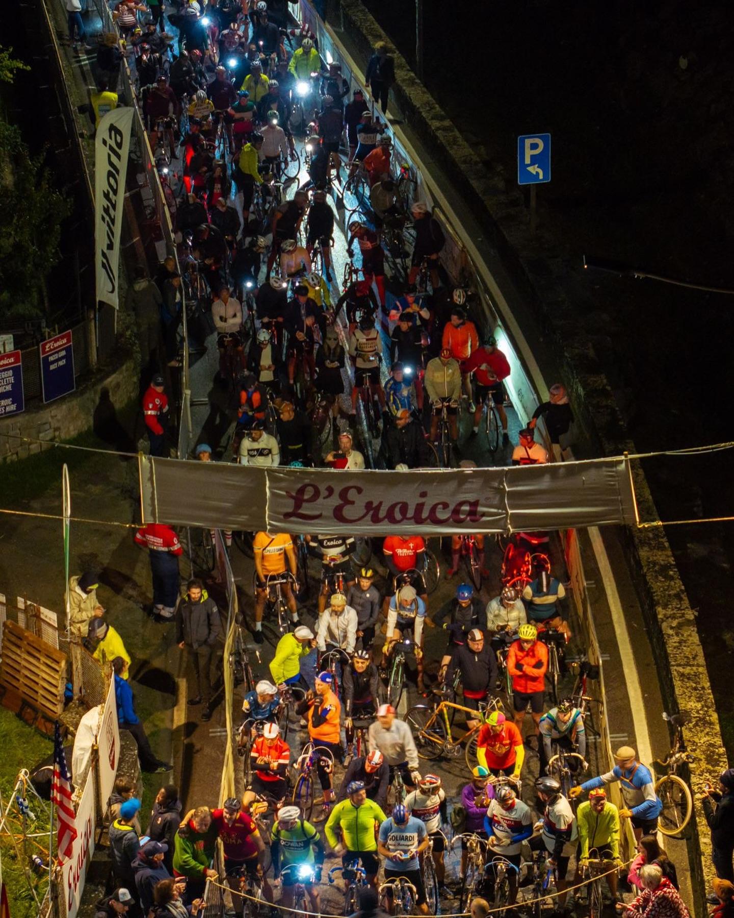 Ciclismo: il grande successo dell’Eroica. Le bici, i paesaggi, l