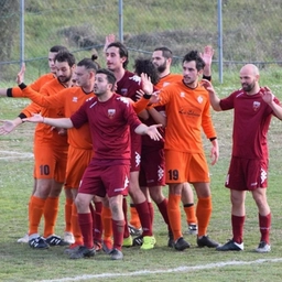 Calcio. Terza: Porta a Lucca rallenta, bella vittoria CB Pisa