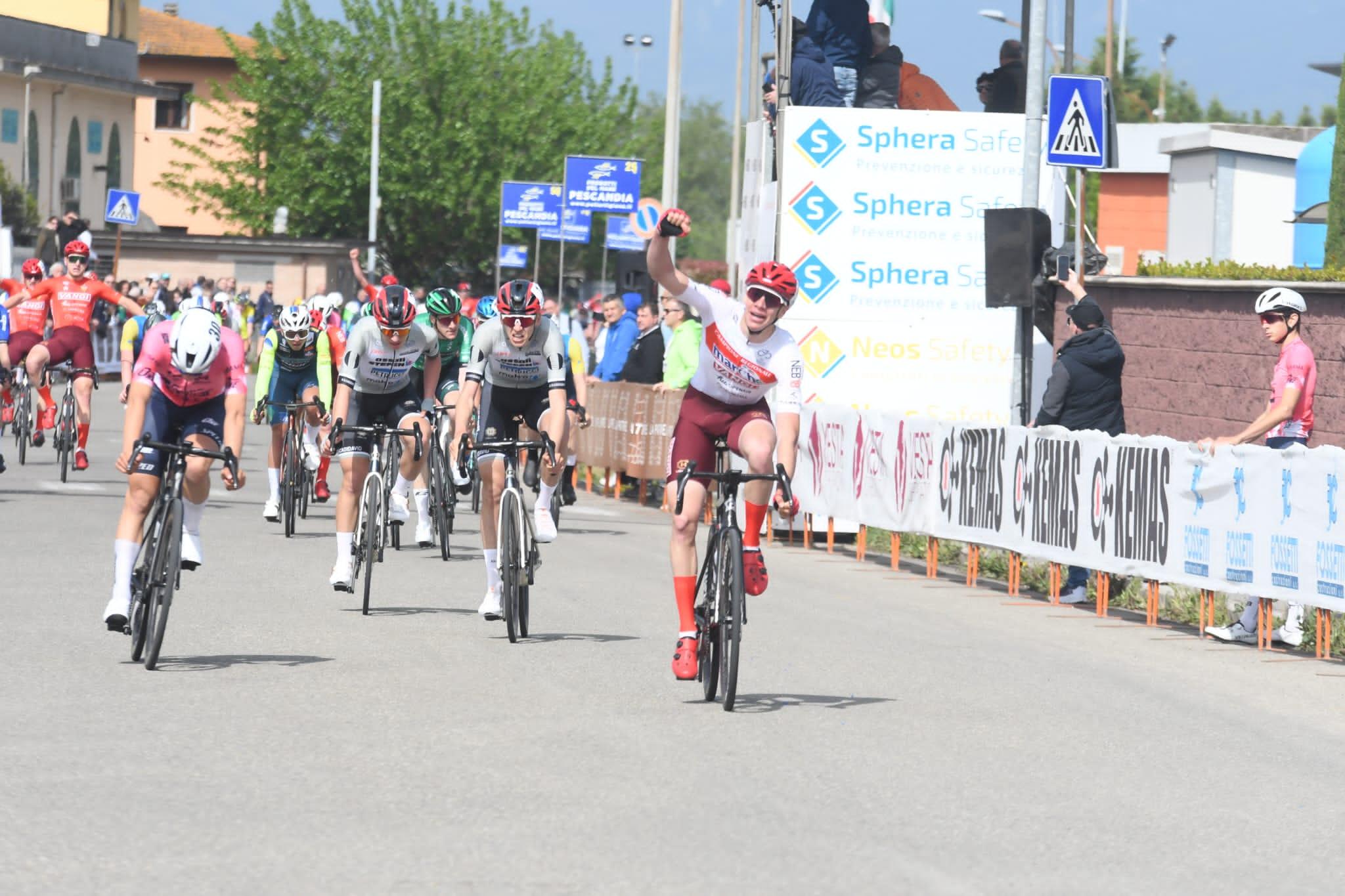 https://sport.quotidiano.net/image-service/view/acePublic/alias/contentid/OGQ0ZDlmMDMtZjc2Zi00/0/il-successo-di-giacomo-sgherri-foto-r-fruzzetti.jpeg