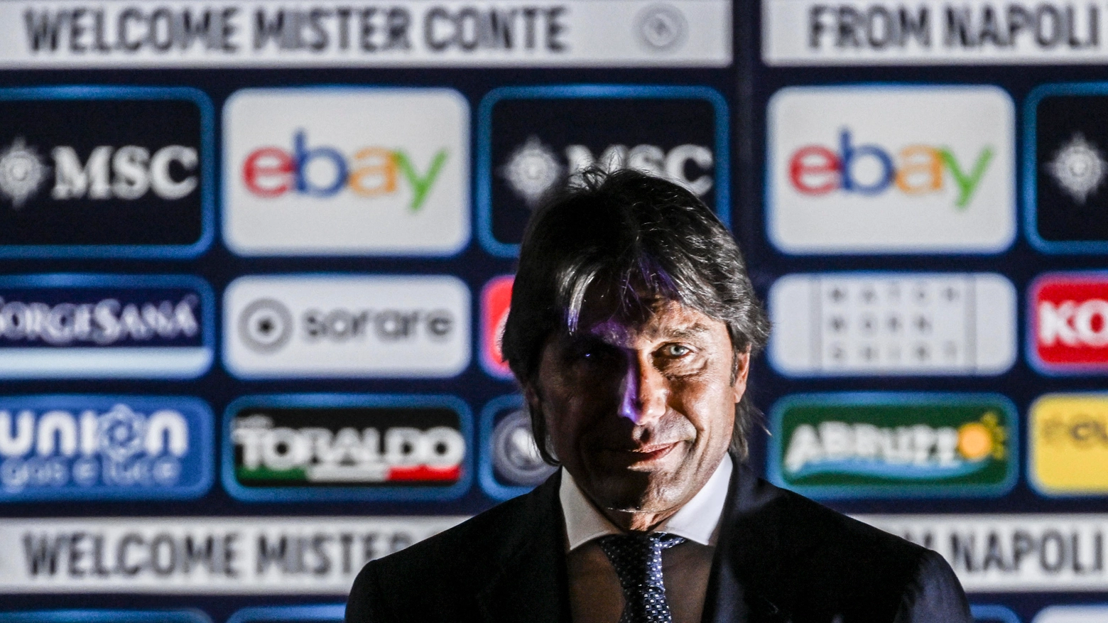 Antonio Conte, alla prima stagione alla guida del Napoli