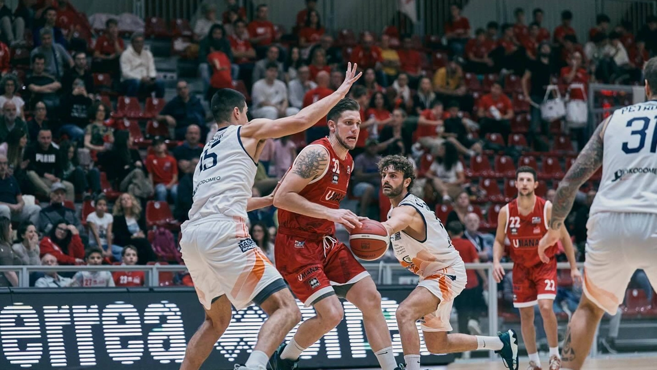 I Bulls di San Giobbe si preparano per la sfida contro la Gema Montecatini dopo la vittoria su Jesi. Coach Zanco sottolinea l'importanza di restare concentrati e gestire le energie durante i turni infrasettimanali del campionato. La partita si terrà al PalaCarrara di Pistoia alle 21.