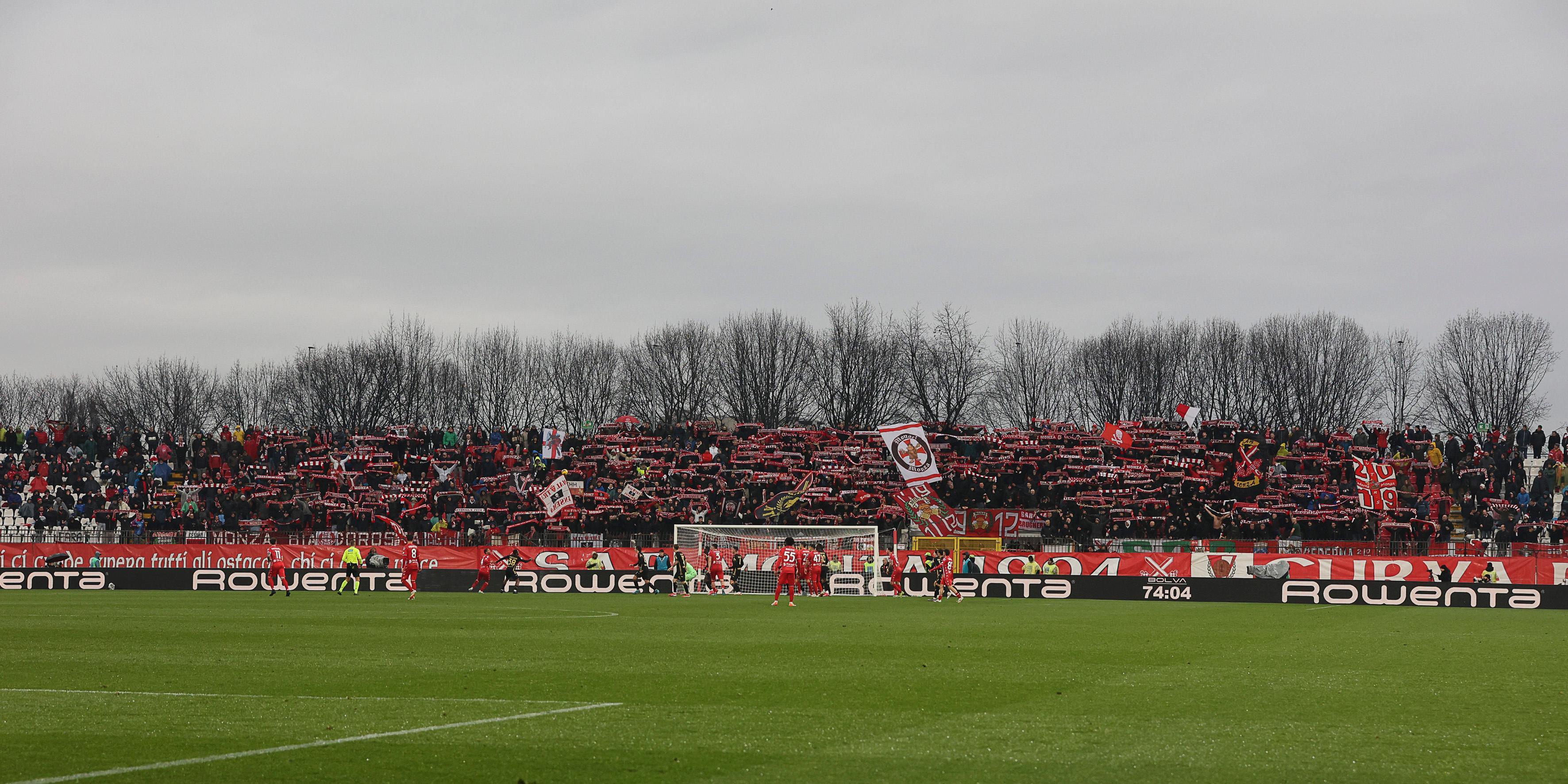 https://sport.quotidiano.net/image-service/view/acePublic/alias/contentid/OGZhMDg3ZGUtYjgzNC00/0/stadio-monza-calcio.jpeg