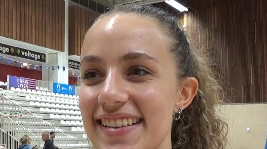 Gaia Giovannini, giovane schiacciatrice di San Giovanni in Persiceto, debutta alle Olimpiadi di Parigi con la Nazionale italiana di pallavolo. Conquistata la fiducia di Barbolini, si prepara a un futuro promettente nel volley internazionale.