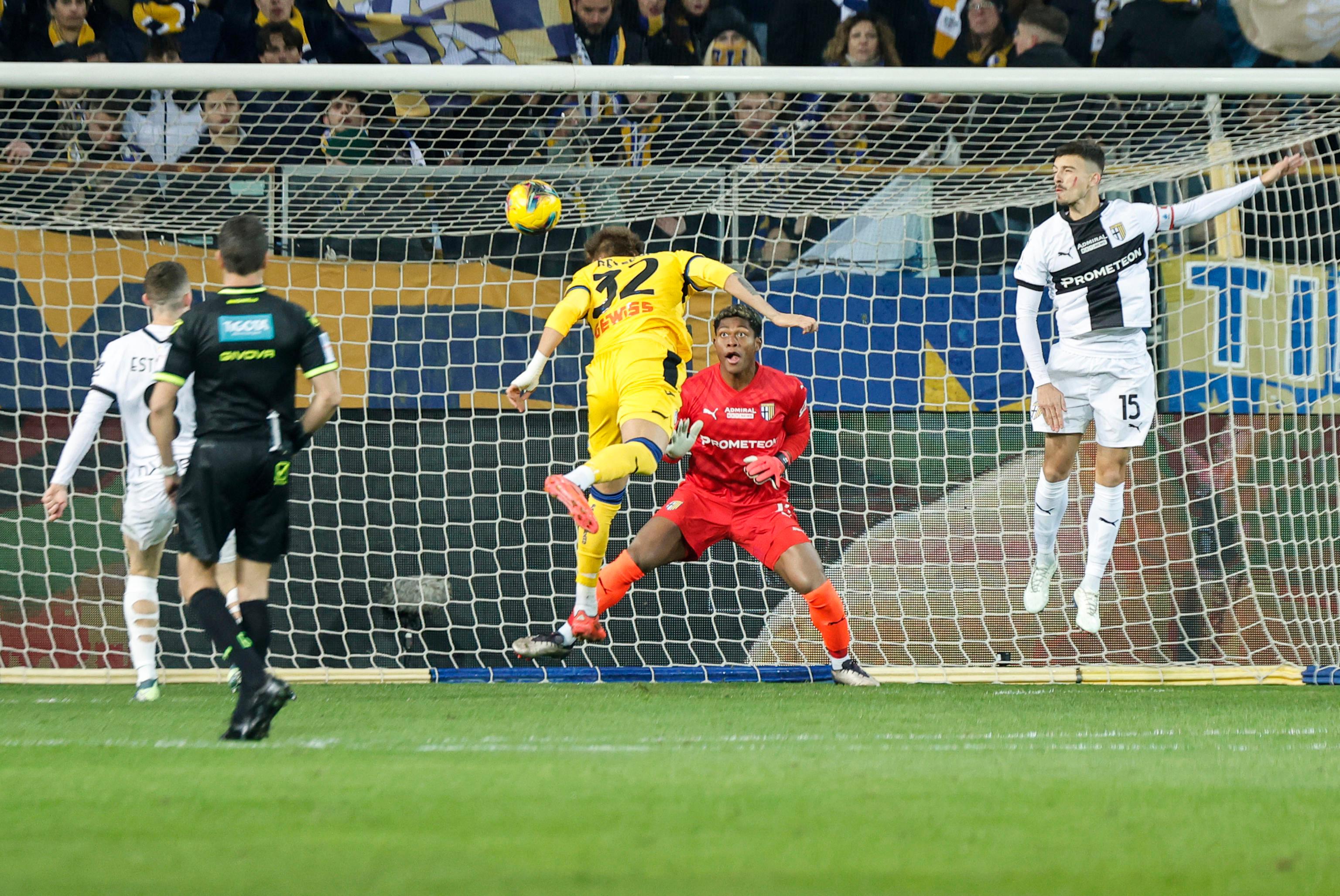 L’Atalanta vola in testa alla classifica con i gol di Retegui e Lookman: 3 1 al Parma