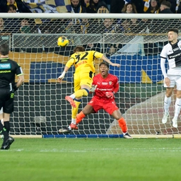 L’Atalanta vola in testa alla classifica con i gol di Retegui e Lookman: 3-1 al Parma