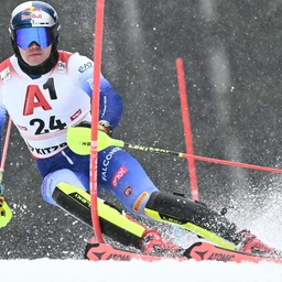 Slalom oggi Kitzbuhel, Vinatzer risorge: è secondo. Vince Noel