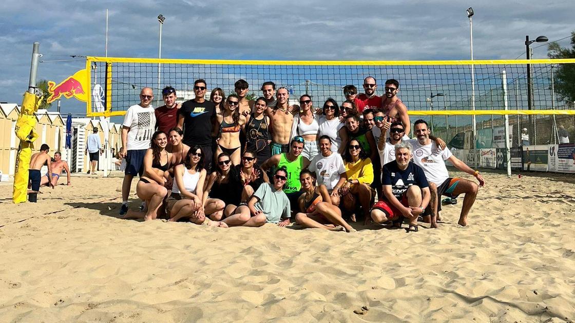Beach volley. Cecchetelli e Sorcinelli coppia vincente del torneo ai Bagni Alberto e Cesare
