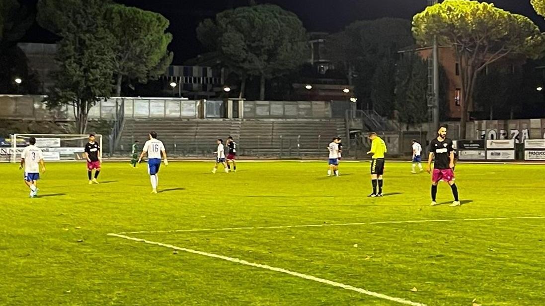 https://sport.quotidiano.net/image-service/view/acePublic/alias/contentid/OTMwNWEwYTctYjUxMi00/0/il-tolentino-acciuffa-il-monturano-nel-finale.jpeg?f=16:9&w=1200&h=630