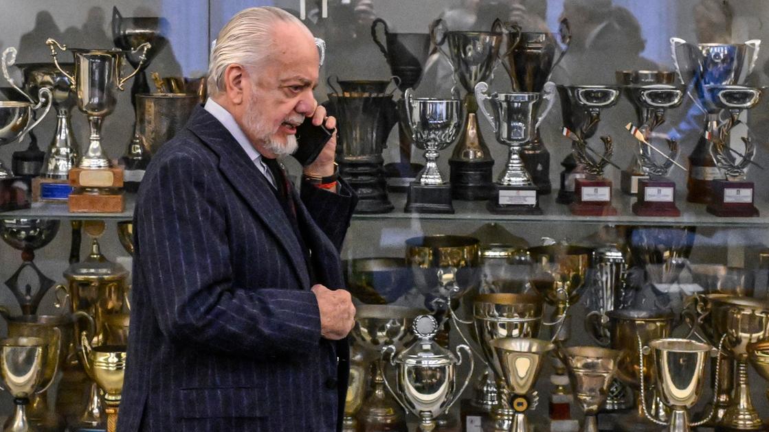 De Laurentiis, chiesto il processo per falso in bilancio. Nel mirino gli acquisti di Manolas e Osimhen