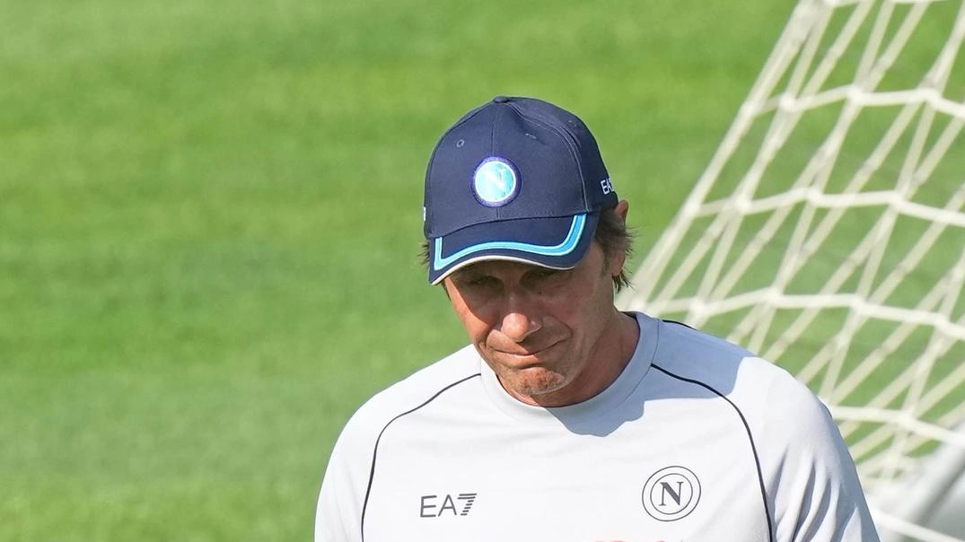 Antonio Conte, 55 anni, alla prima stagione sulla panchina del Napoli