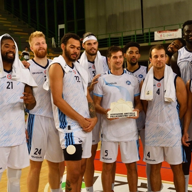 Basket maschile - La kermesse. Il "Lovari» finisce a Napoli. Terzo posto per Venezia