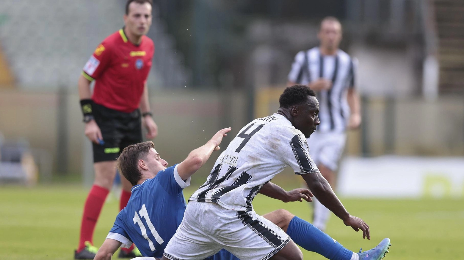 STACCHIOTTI 6 Incolpevole sul gol preso non deve compiere una parata vera e propria. Un paio di errori però in...