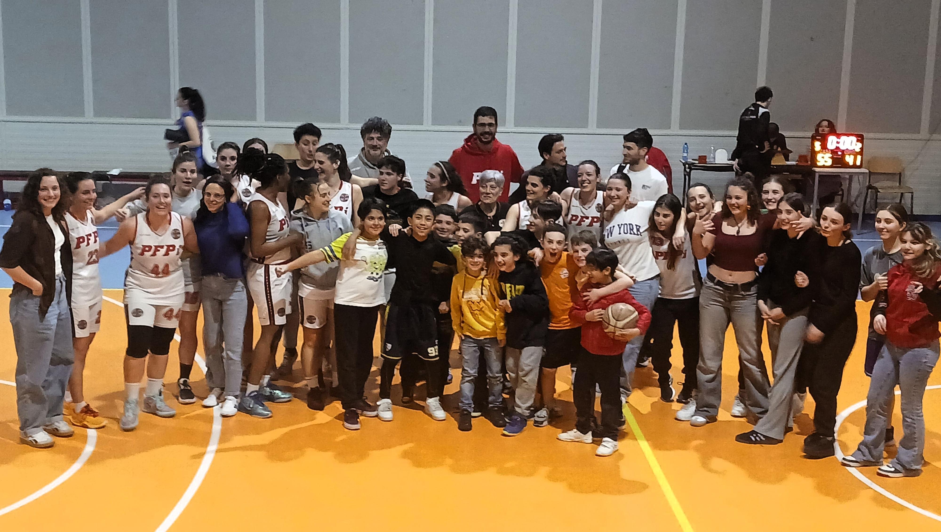Basket, ai play-off di serie C la Pallacanestro Femminile Pisa domina gara 2 con Prato