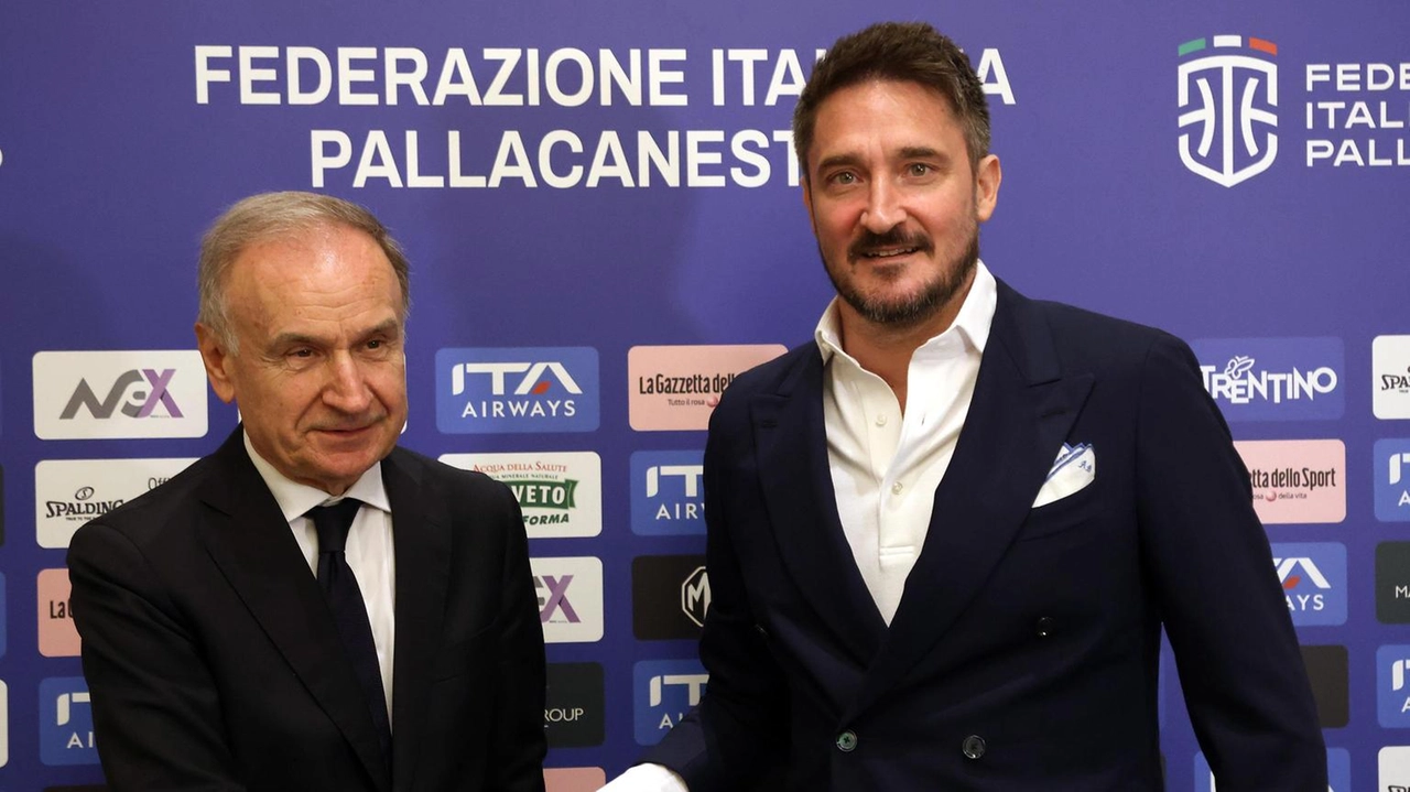 Gianni Petrucci, presidente della Federbasket, discute la necessità di riforme per ottenere medaglie olimpiche.