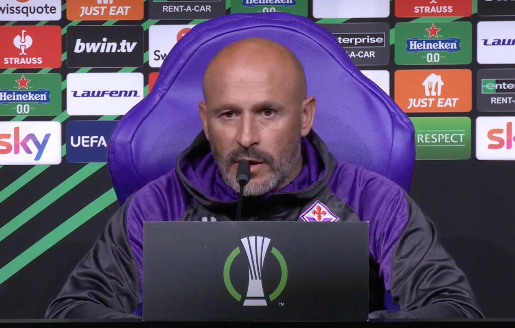 Fiorentina, Italiano: "I tifosi ci spingeranno. Pochi gol degli attaccanti? Forse c’è qualche macumba”