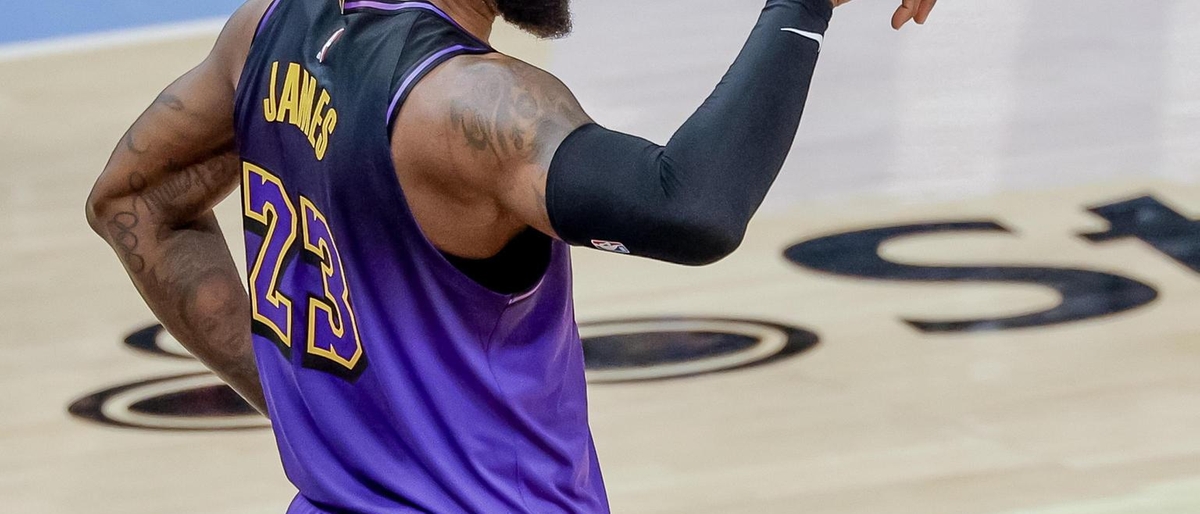 LeBron James guida i Lakers alla vittoria su Sacramento: 32 punti per il re della Nba