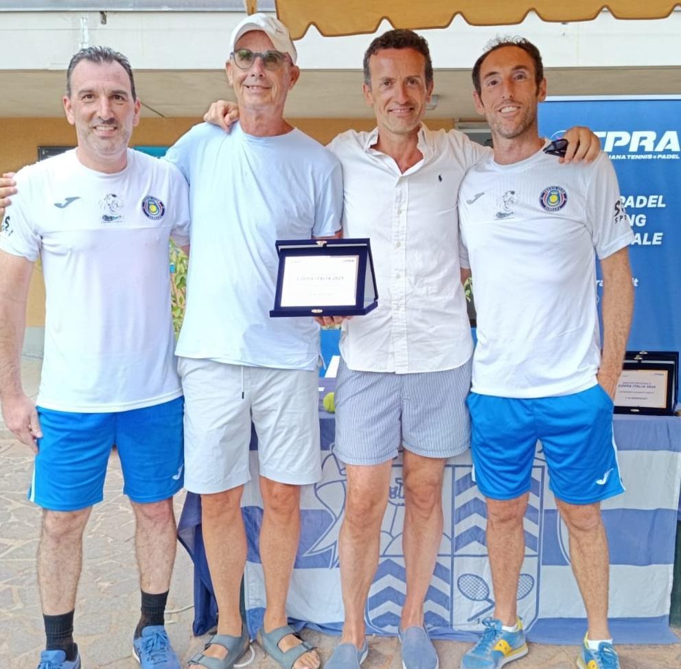https://sport.quotidiano.net/image-service/view/acePublic/alias/contentid/OWFhYzM0ZDctOGFjMC00/0/arriva-la-coppa-davis-che-festa-al-ct-spezia.jpeg