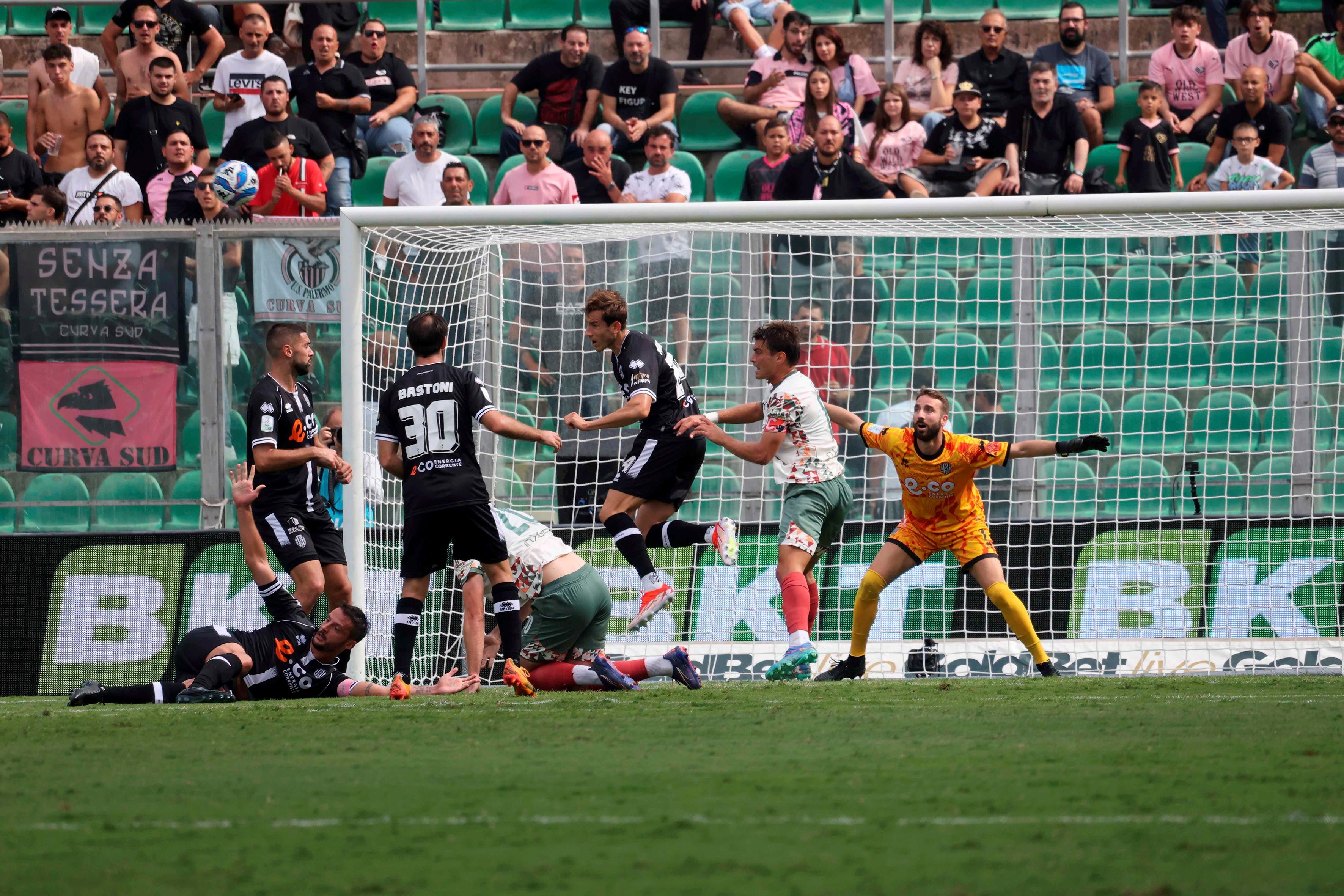 Palermo Cesena 0 0, un punto d’oro per i bianconeri