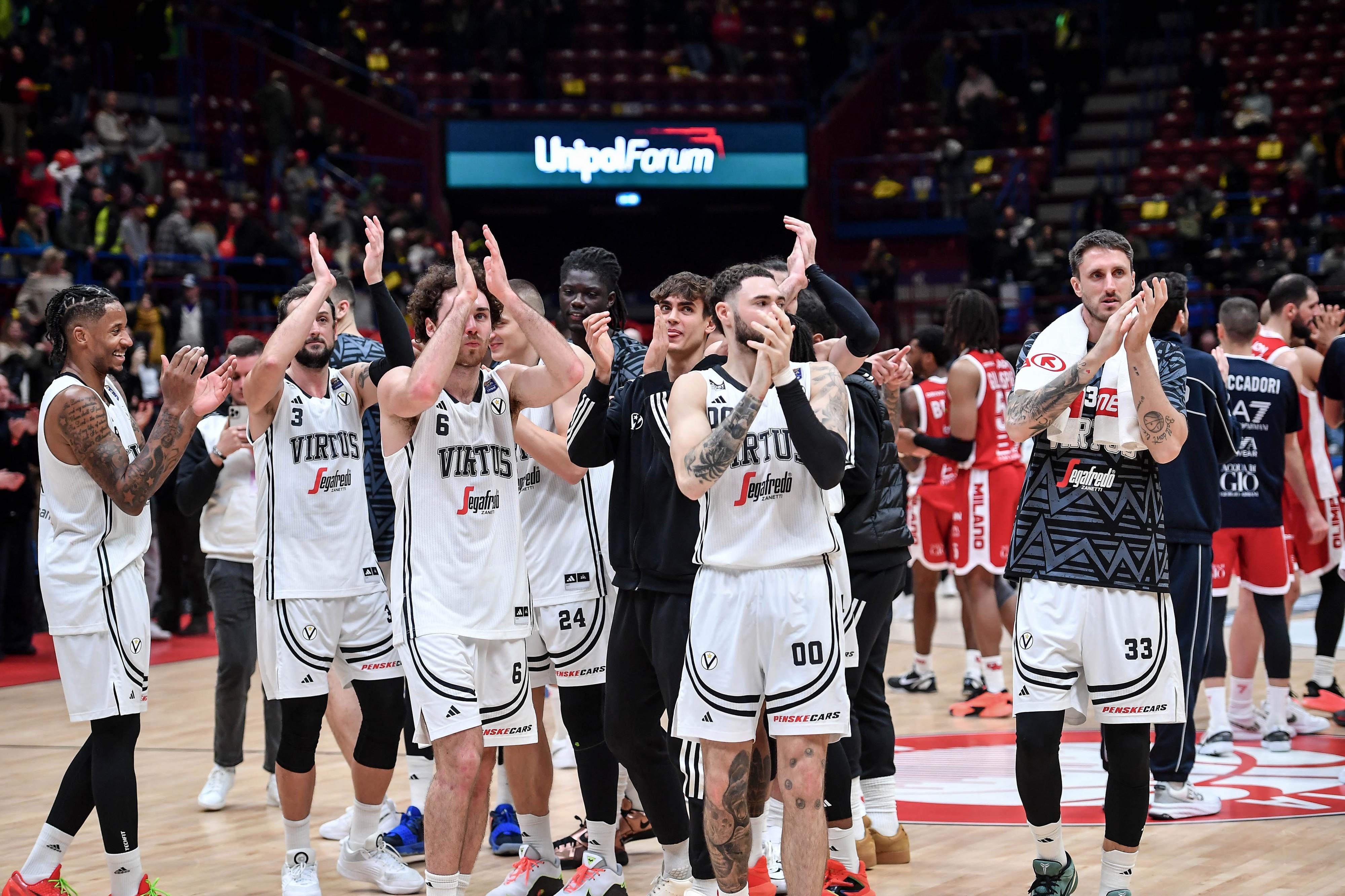 Basket, Serie A: dieci e lode per Trento. La Virtus vince il "derby d