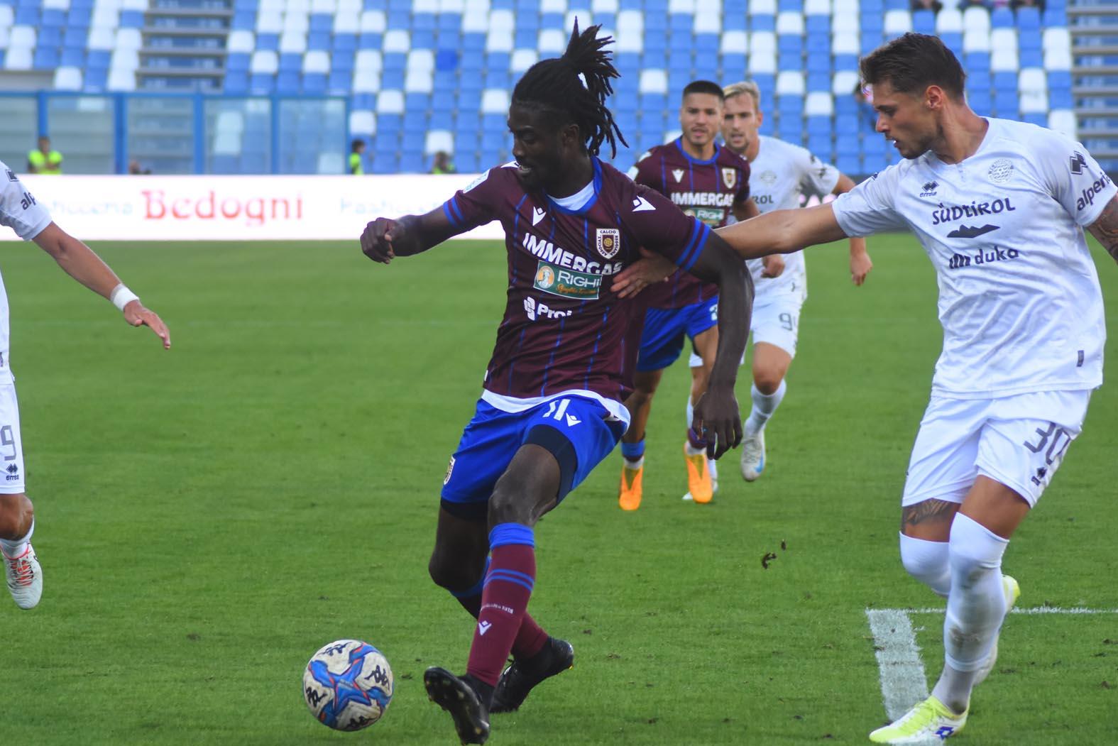 https://sport.quotidiano.net/image-service/view/acePublic/alias/contentid/OWRmYjM3NGItZjhmNC00/0/la-reggiana-perde-in-casa-1-3-contro-il-sudtirol-foto-artioli.jpeg