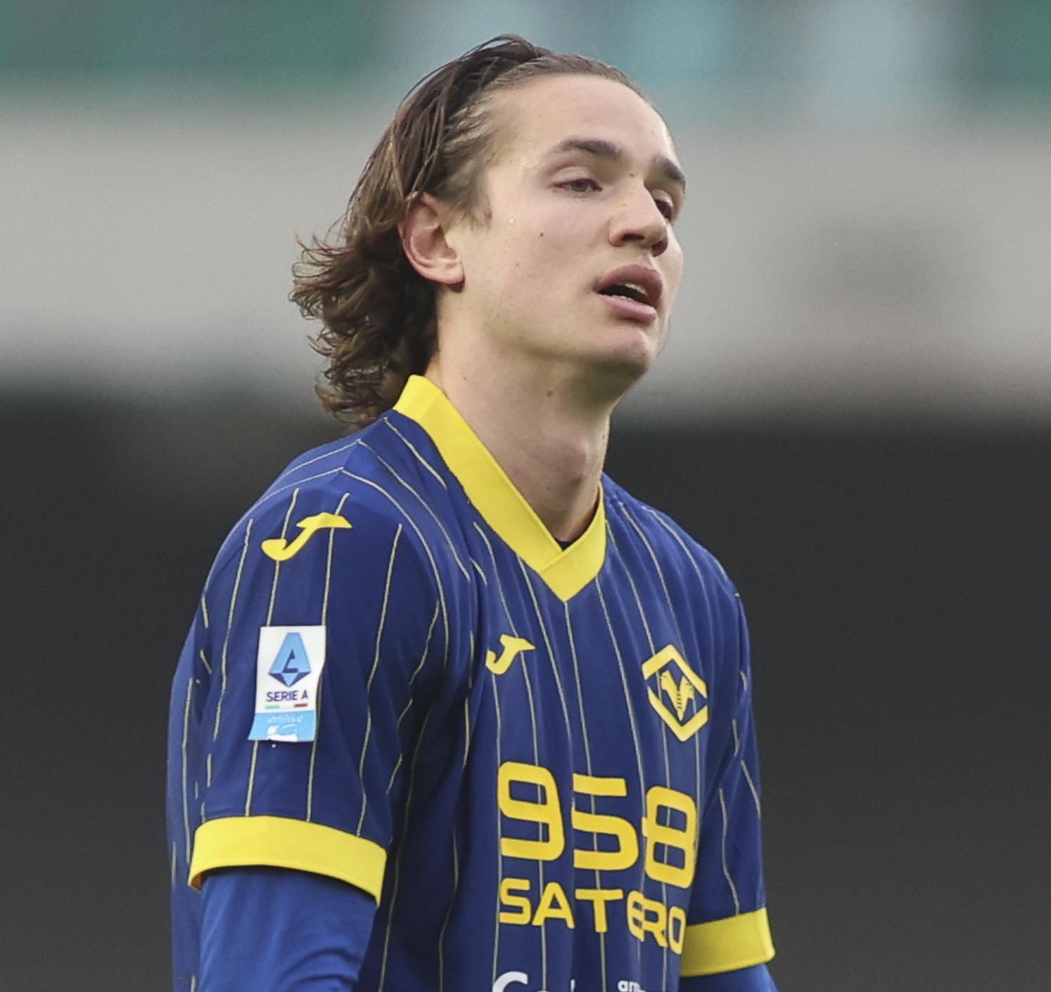 bologna strategie di mercato tra ndoye van bommel e difensori centrali