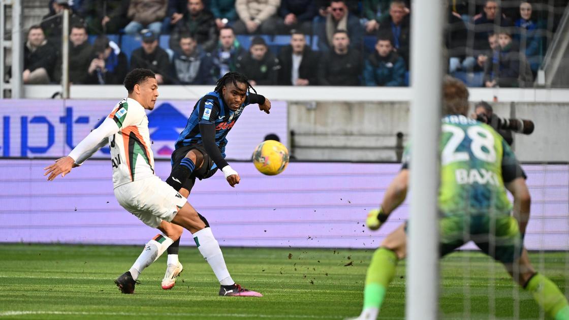 https://sport.quotidiano.net/image-service/view/acePublic/alias/contentid/OWY4ZDgzMjctMmUyZS00/0/frenata-col-venezia-e-solo-0-0-occasione-persa-per-gasperini.jpeg?f=16:9&w=1200&h=630