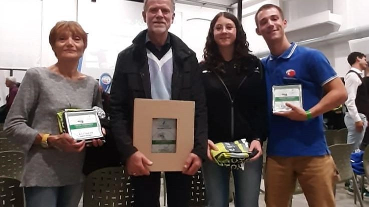 L'Atletica 85 Faenza si distingue alla maratona dei Quattro Ponti e alle premiazioni regionali. Record e successi per gli atleti, prossimo evento in programma.