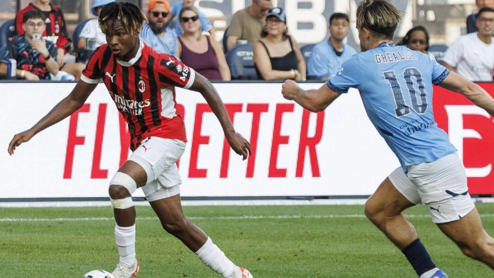 Chukwueze scatta e semina Grealish durante la partita giocata a New York e vinta 3-2 col City Il 25enne nigeriano è stato decisivo grazie a due assist