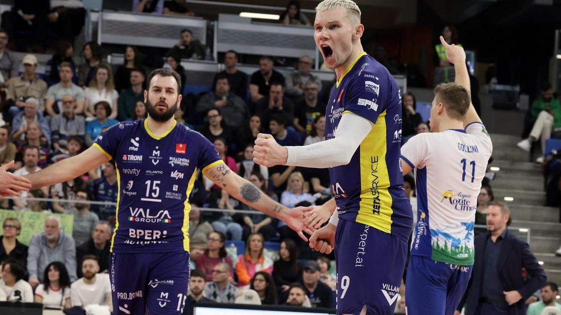 https://sport.quotidiano.net/image-service/view/acePublic/alias/contentid/Y2FkNTg3NWMtOGJjYy00/0/una-grande-valsa-sbanca-milano-ai-playoff-lavversaria-sara-perugia.jpeg?f=16:9&w=1200&h=630